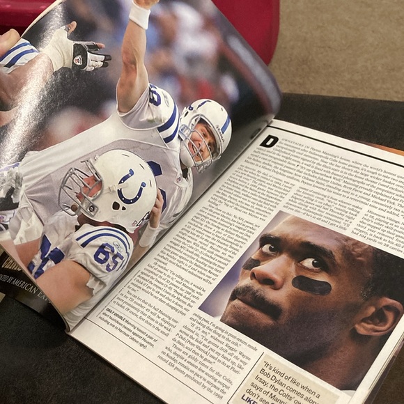 Peyton Manning Sports illustrated cover issue Dec. 20, 2004 - Picture 6 of 13